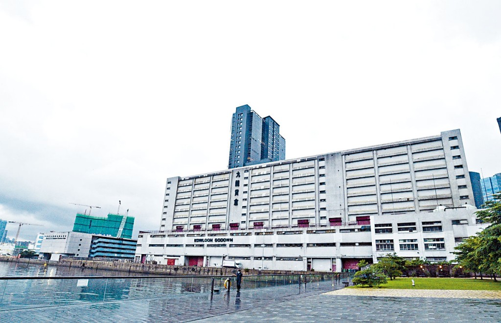 九龙湾九龙货仓申改划建1782伙，昨获城规会在有附带条件下批准。