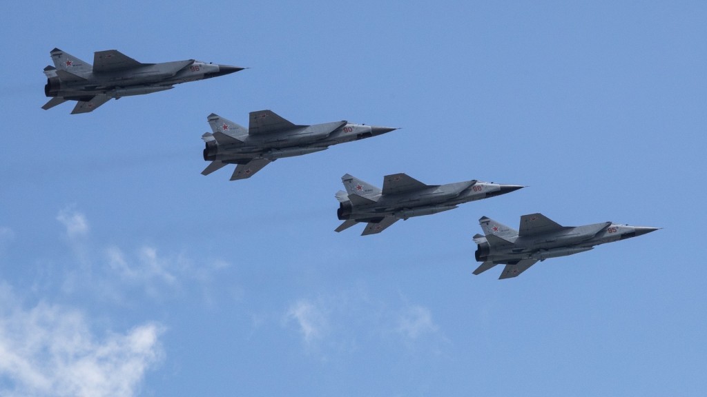 攜帶Kh-47M2 「匕首」(Kinzhal)高超音速導彈 的米格-31K戰機。 美聯社