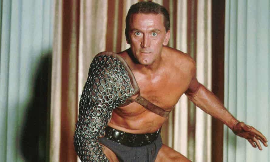 卻德格拉斯曾在自傳提及跟妮妲莉首次見面的經過。