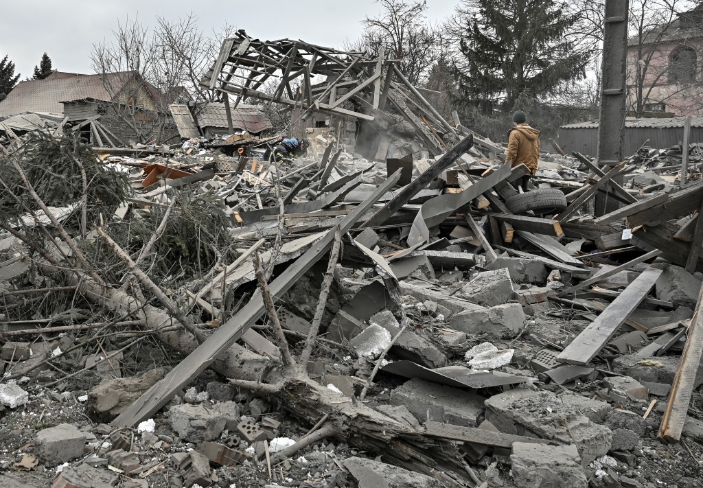 烏克蘭扎波羅熱最近遭俄軍導彈攻擊，住宅區被夷為平地。路透社