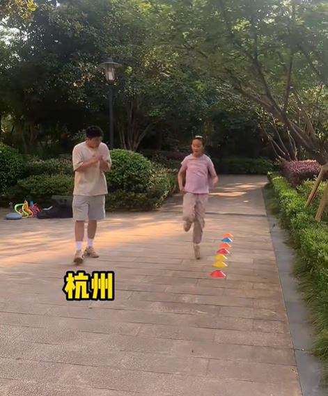 內地許多城市也興起「體育外賣」服務。小紅書