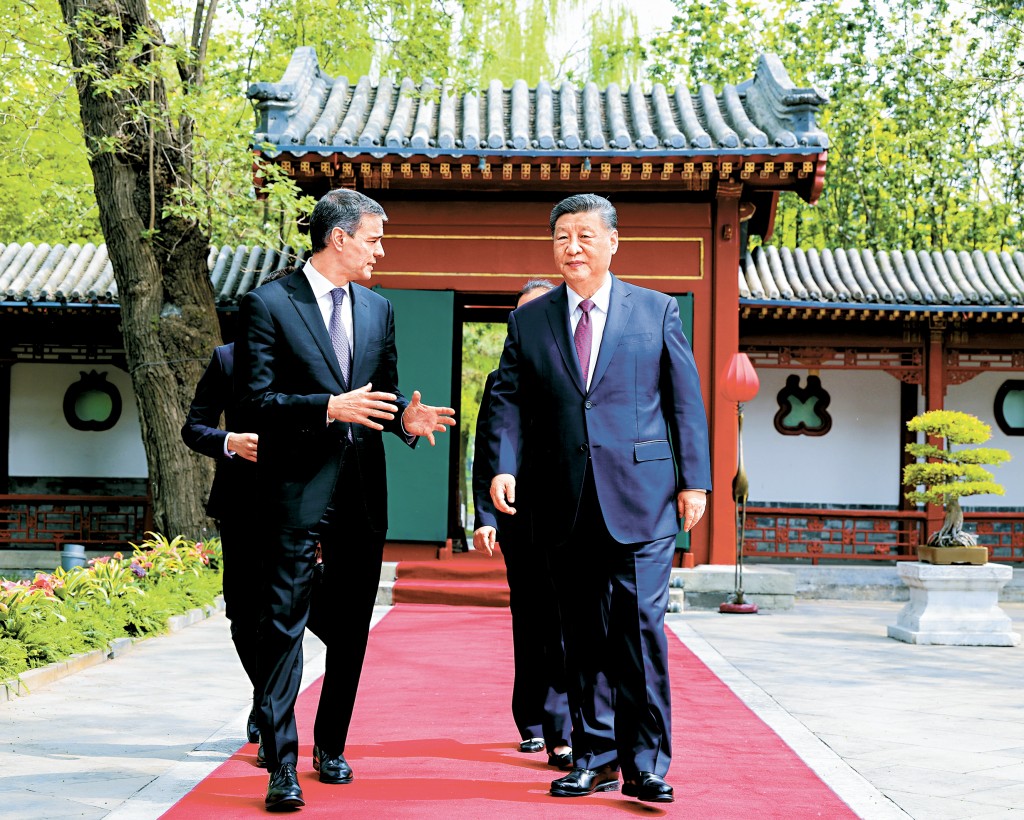 習近平於北京會見西班牙首相桑切斯時,表明中方的堅定立場。