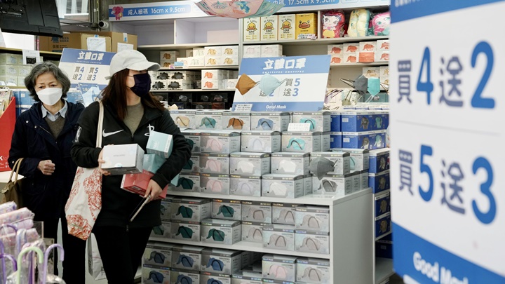 環保團體「綠領行動」推算本港在疫情3年間耗用了86億個口罩。蘇正謙攝