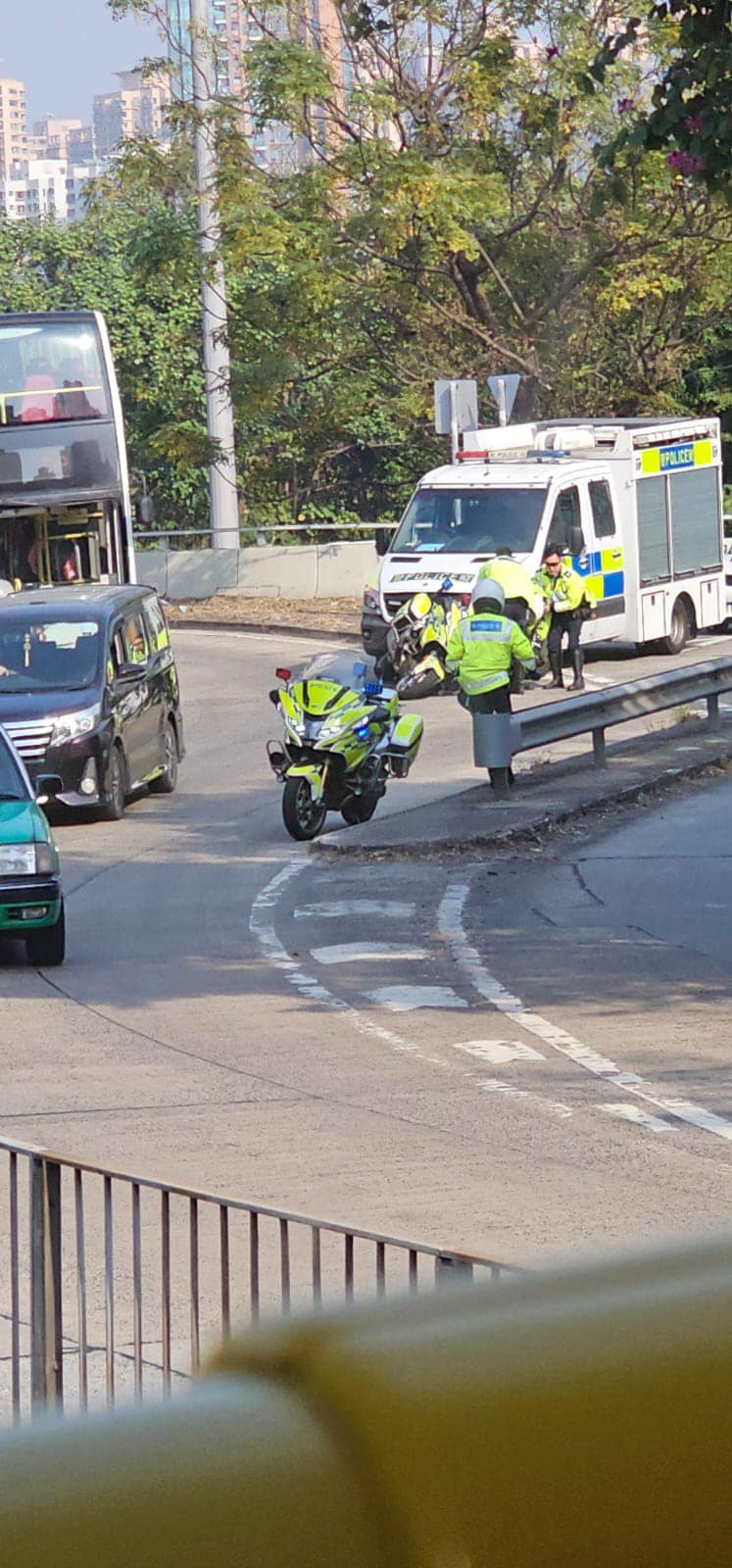 上水發生一宗涉及警車的車禍。網上圖片