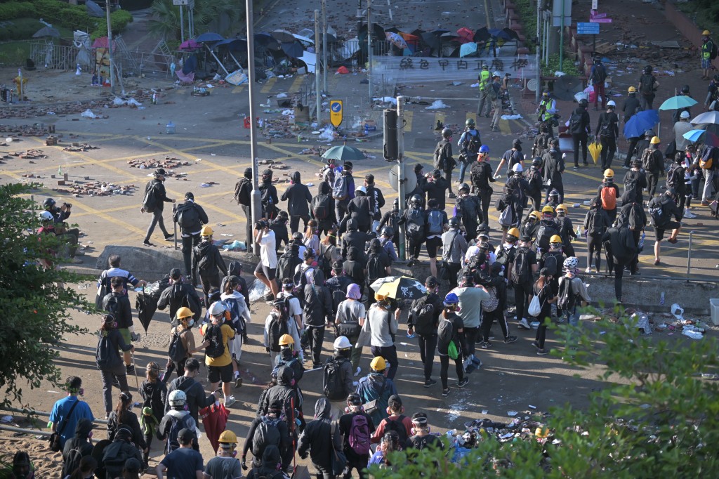 當日大批示威者佔據理工大學並與警爆發激烈衝突。資料圖片
