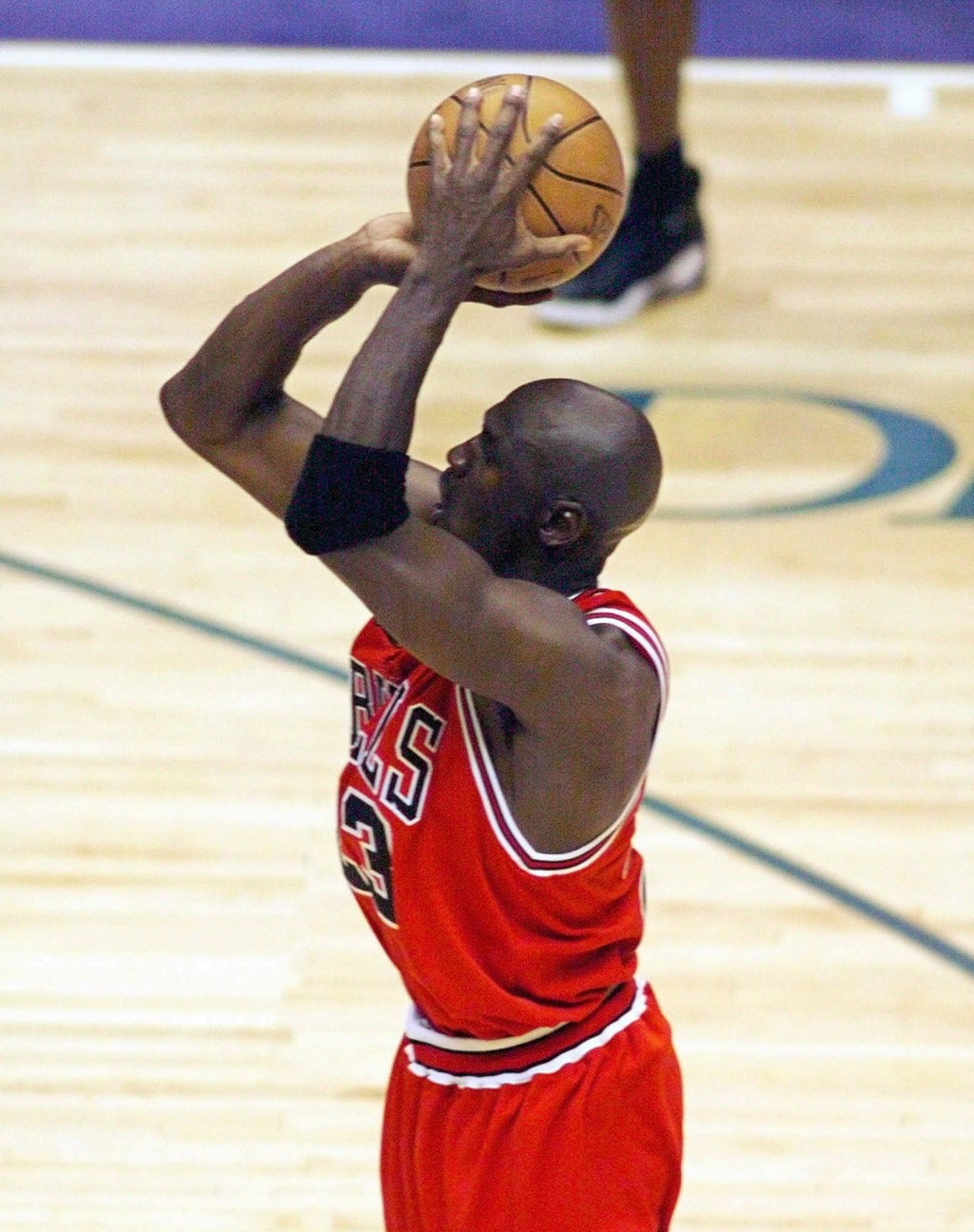 米高佐敦被誉为史上最佳篮球员。美联社