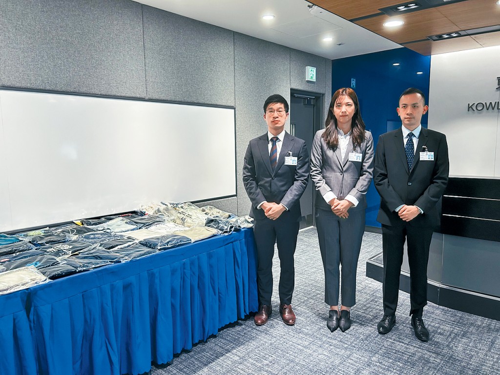 左起:東九龍總區科技及財富罪案組高級督察劉啓彥、總督察鄔凱寧及防止罪案辦公室高級督察李展宏講述案情。