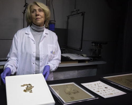 以色列考古學家日前公布發現新一批死海古卷殘片，是近60年來首度再有古卷出土。AP圖片