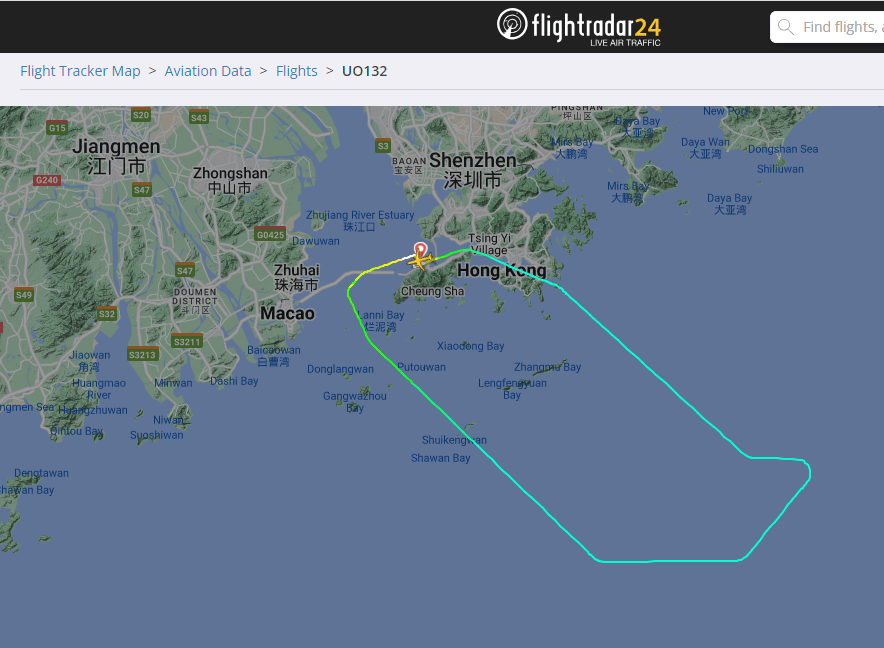航機顯示要折返香港機場。flightradar24網頁截圖
