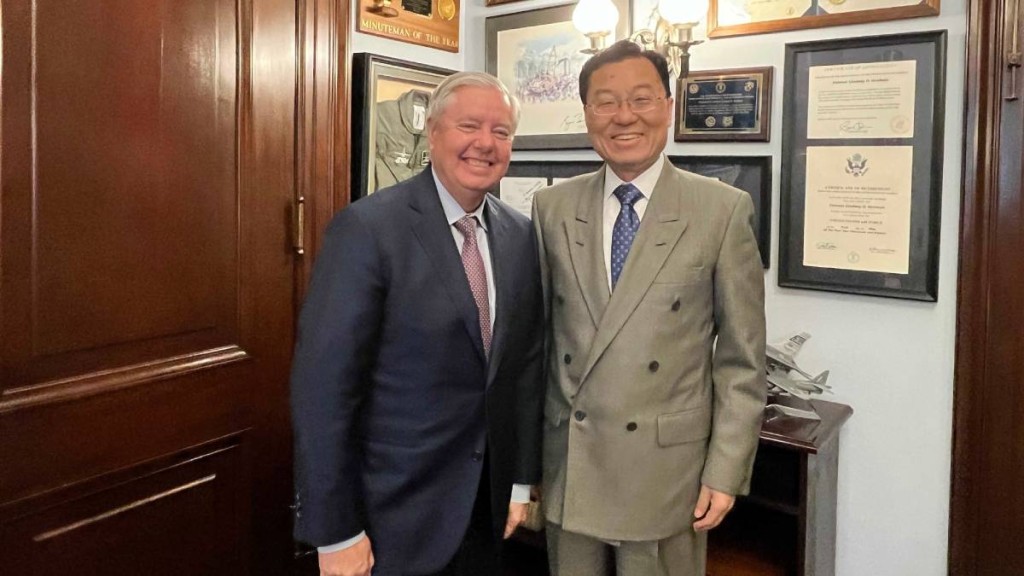 謝鋒晤參議院預算委主席格雷厄姆。中國駐美大使館