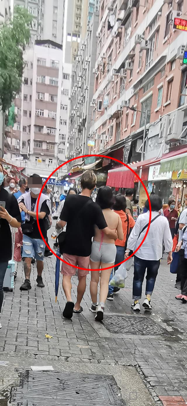 網絡昨晚(21日)瘋傳屯門市中心一段荒唐猥褻的影片及相片，一名半裸女僅著肚兜短褲，與一名大叔親暱行街。