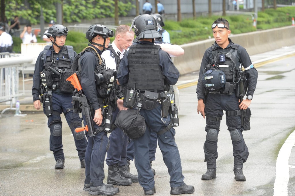 警察機動部隊校長莊定賢(中)。資料圖片