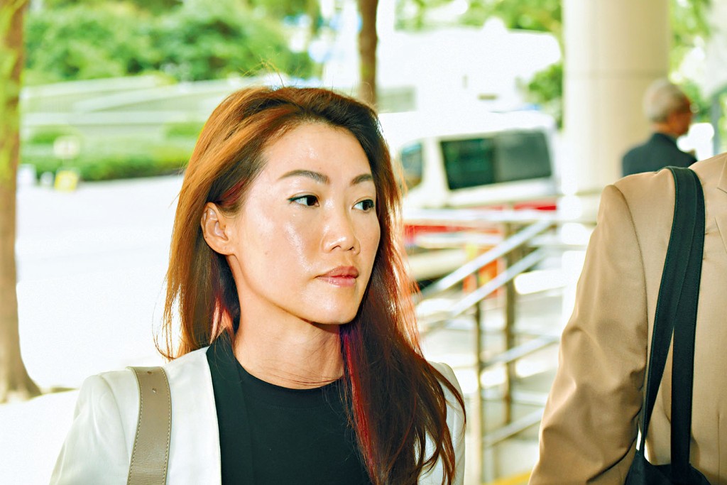 前華人女騎師江碧蕙疑於2020年出任私營保健中心股東期間，涉偽造銷售紀錄。