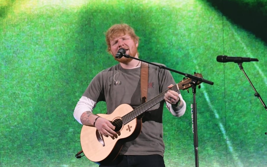 Ed Sheeran兩年前因踩單車整傷手而取消多場亞洲巡唱,今晚終於重臨香江。