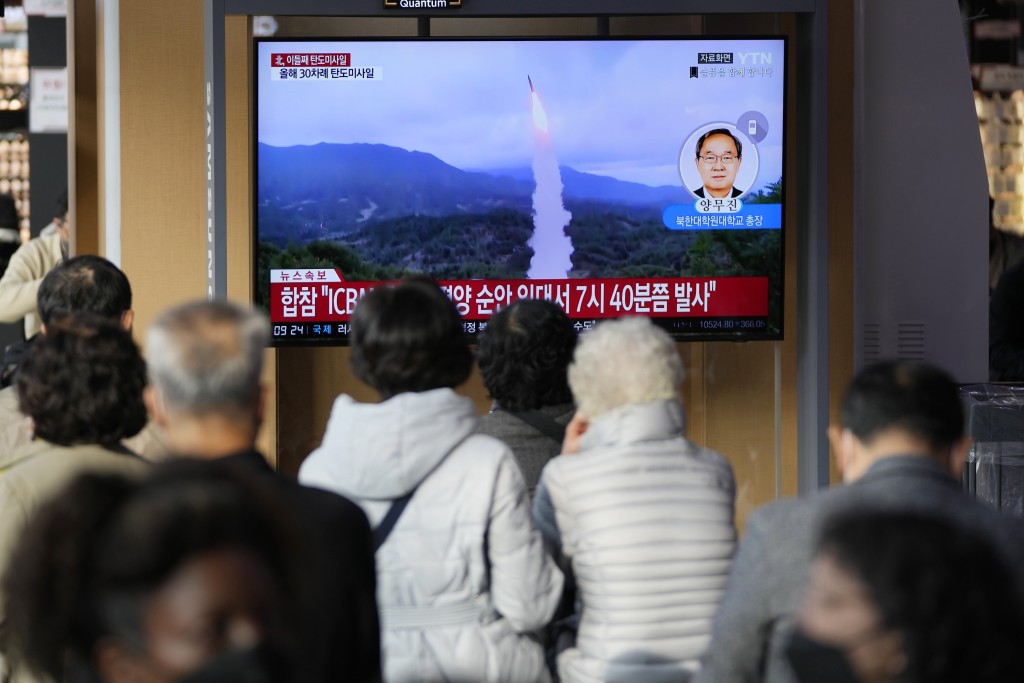 11月2日北韓其中一枚短程彈道飛彈在兩韓分裂後首度落於北方界線以南區域。AP