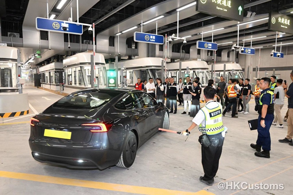 中國香港汽車會將協助召集民間車輛參與演習,目標招募約800部私家車。海關圖片 中國香港汽車會將協助召集民間車輛參與演習,目標招募約800部私家車。海關圖片