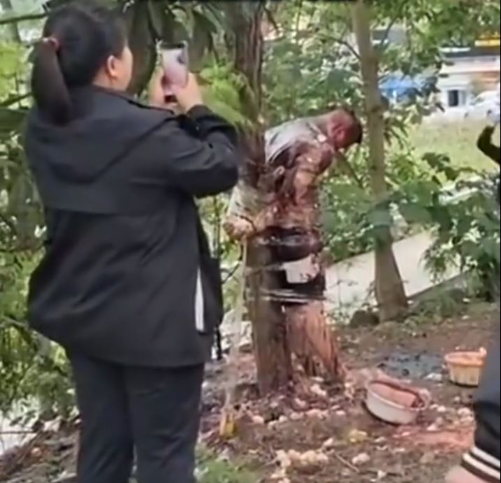 内地不时传出低俗甚至带有危险性的婚闹。