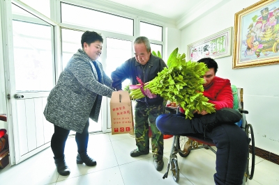 內地老齡化、空巢老人問題日趨嚴重，為「外包兒女」創造市場空間。新華社