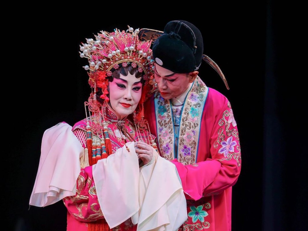 羅家英最近與汪明荃在西九演出多場粵劇。