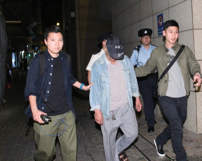 涉案老翁被警方拘捕。