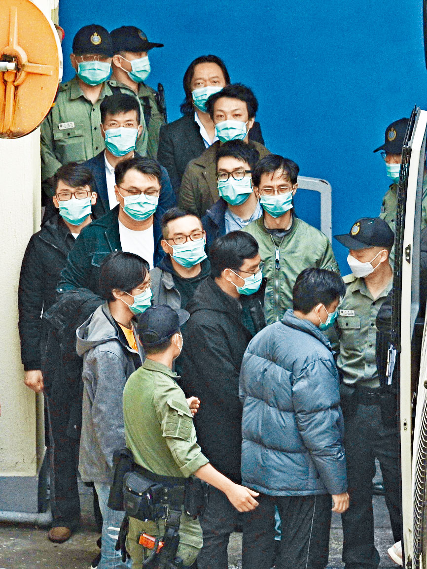 「三十五+初選」案自上周三起作第六次提訊日,昨於西九龍裁判法院續訊,由《國安法》指定法官兼裁判官羅德泉主理。