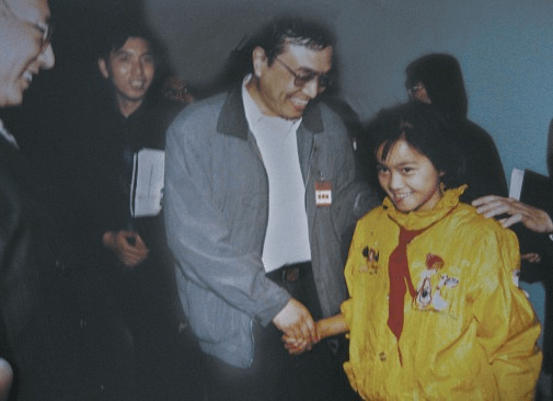 1996年，李克强在北京接见了苏明娟等人。 网图