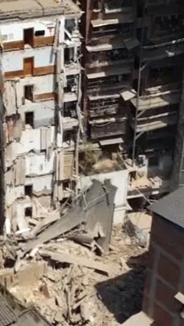 上月宣汉县东乡街道石岭大道13号曾有楼房发生垮塌。网图