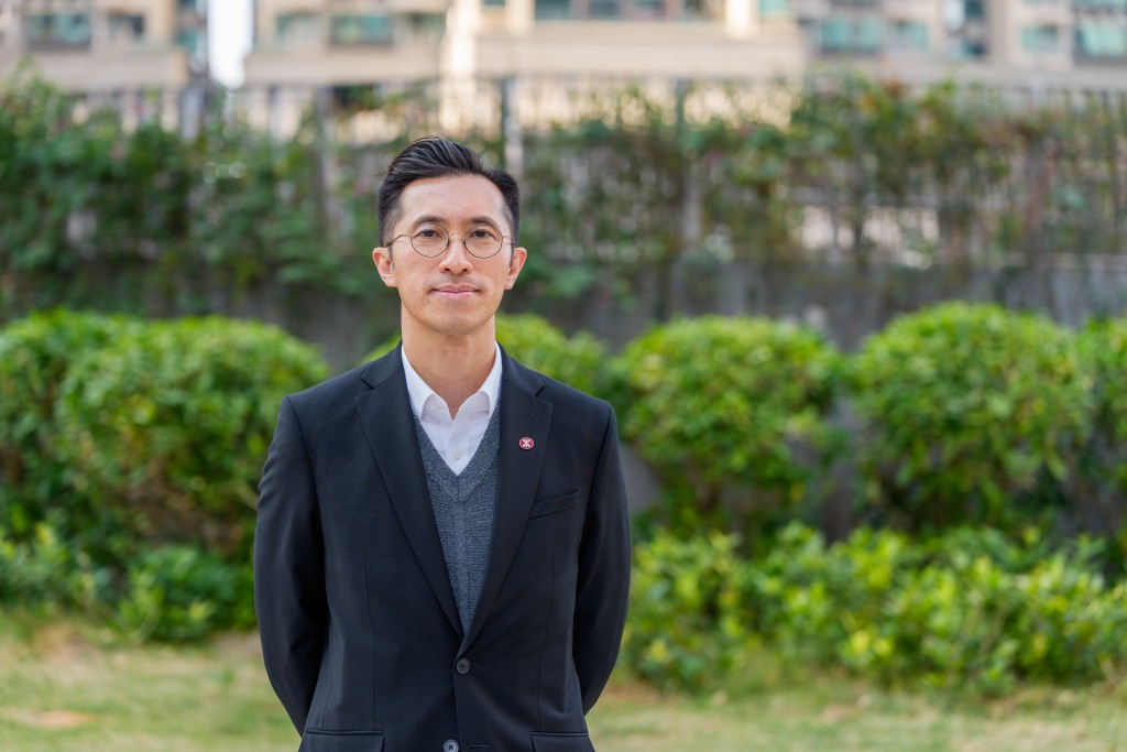 港鐵公司總物業經理溫承勳指出，港鐵公司於其所管理的住宅物業推行多項環保措施，例如能源審核、加入風力及太陽能燈柱等，以提升能源效益及減低碳排放。