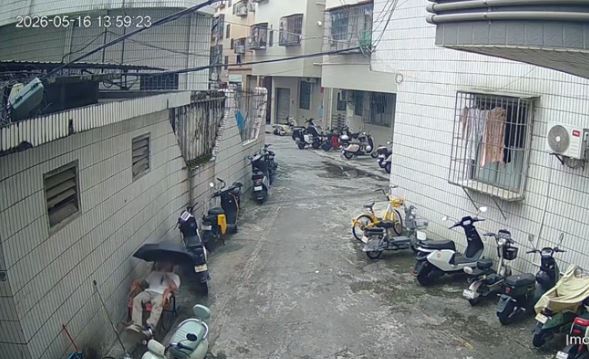男子猝死摇摇椅上，引起网民热烈讨论生命。