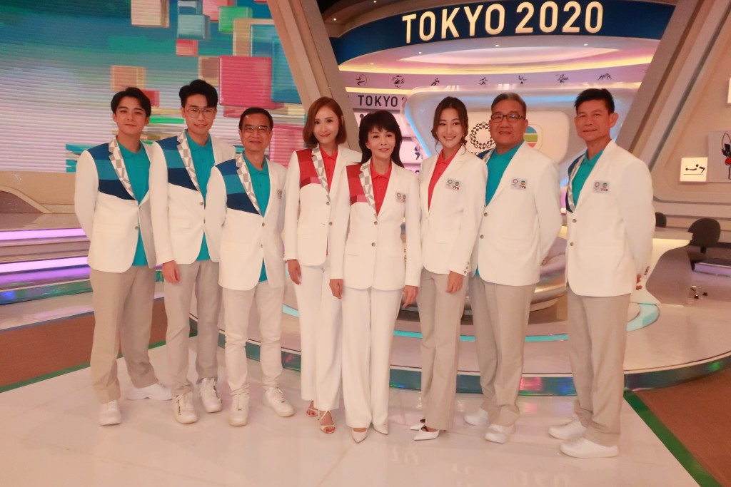 去年跟鄭裕玲、鍾志光等主持奧運開幕禮。