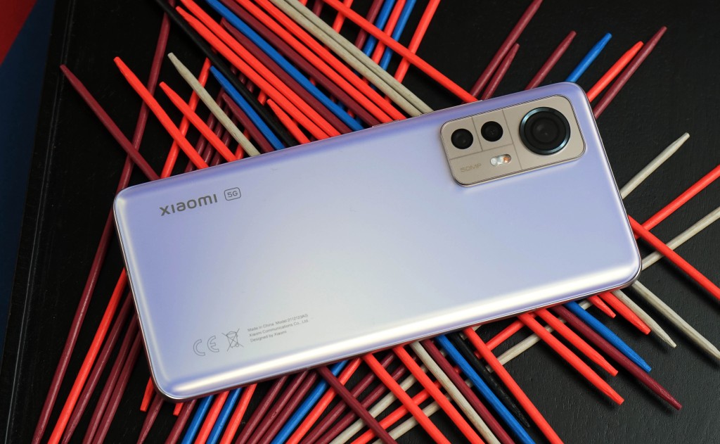同系還有相對入門的Xiaomi 12X,外形大小跟Xiaomi 12,但處理器換上S870。售價:$4,399 同系還有相對入門的Xiaomi 12X,外形大小跟Xiaomi 12,但處理器換上S870。售價:$4,399