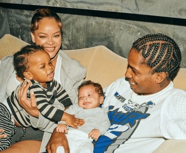 Rihanna與A$AP Rocky相識多年後，於2020年撻着。