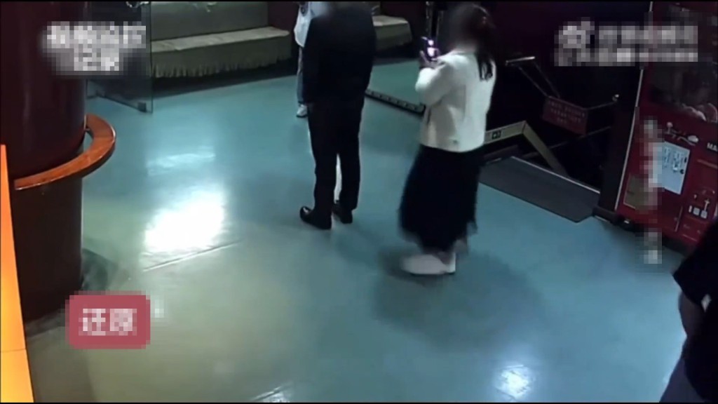 船上閉路電視拍下二人活動的情況。