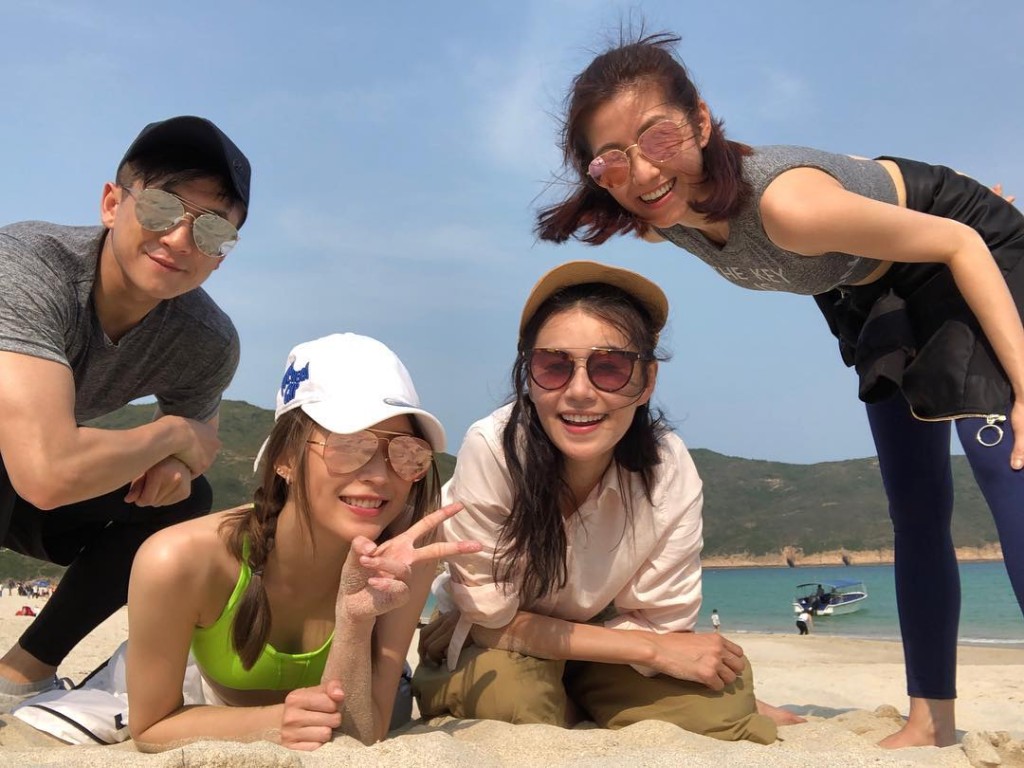 因合作《那些我爱过的人》，阿东跟黄翠如、连诗雅和陈自瑶成为好友。