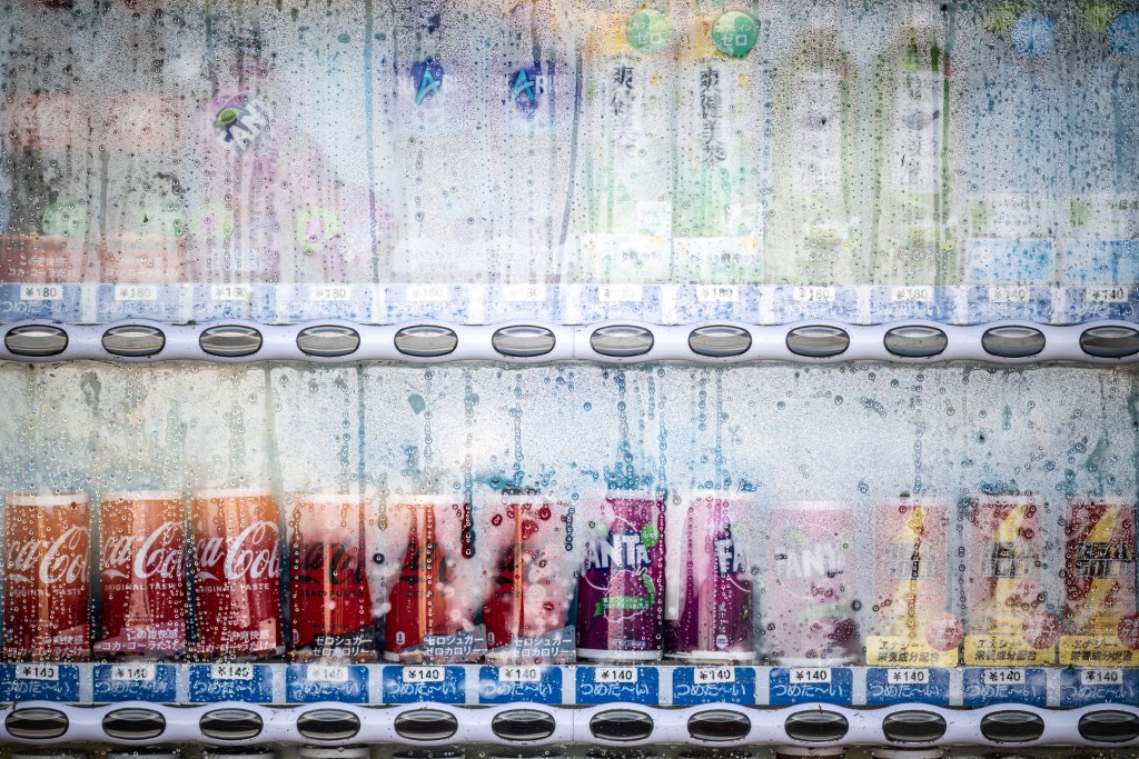 有日本饮料制造商指，若伊朗冲突持续，运输成本将进一步上涨。（资料图片／法新社）