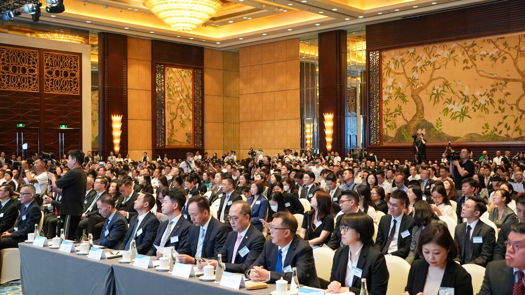 第六届香港法律服务论坛在成都举办。林定国facebook图片