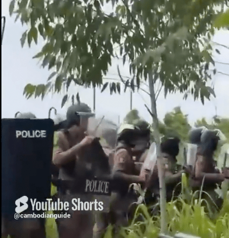 英美媒体报道，泰国军方于本周三（9月17日）在两国具主权争议的边境地区，与柬埔寨平民发生冲突。X@SowannaYun