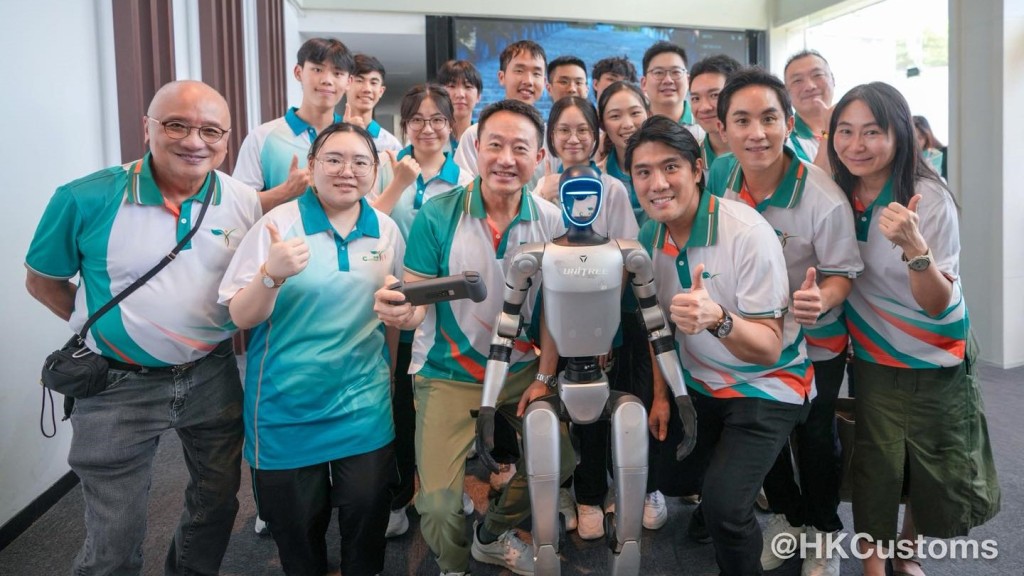 Customs YES 杭州上海行，海關關長陳子達率會員走訪當地創科企業，感受前沿科技震撼。海關fb