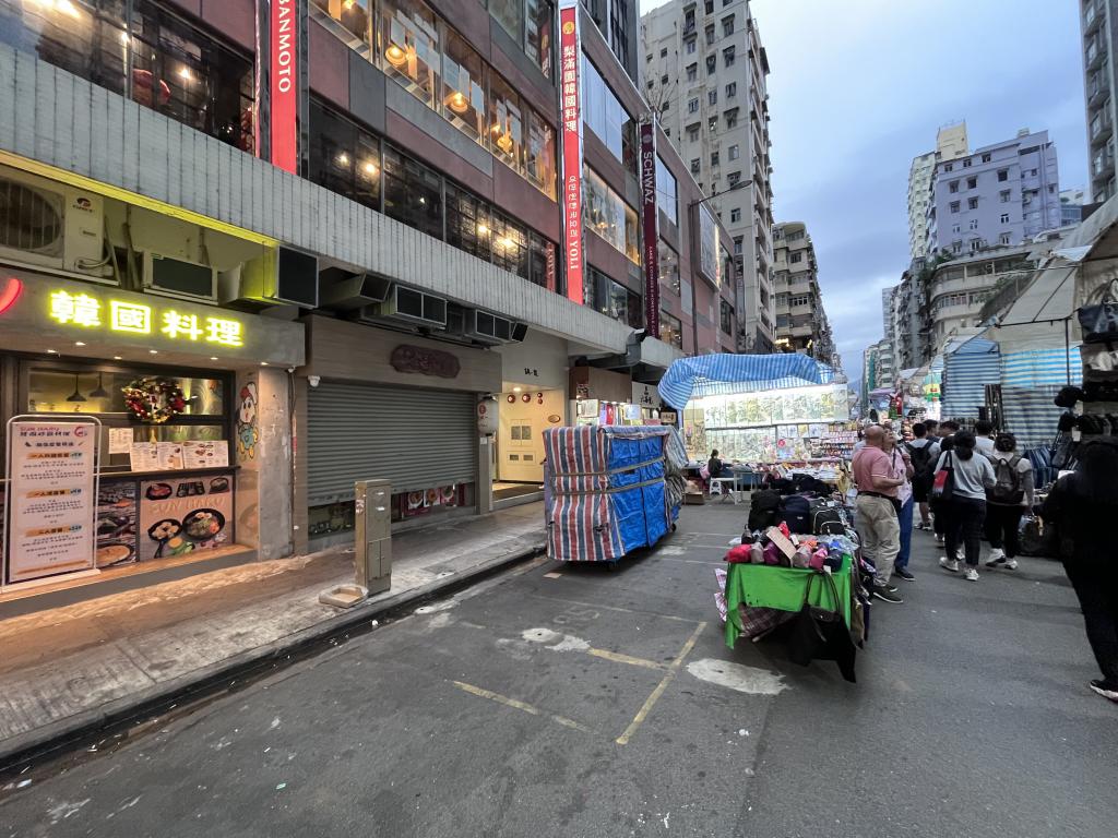 「女人街」第4段是「吉檔」重災區，圖中有近8個攤檔停業。