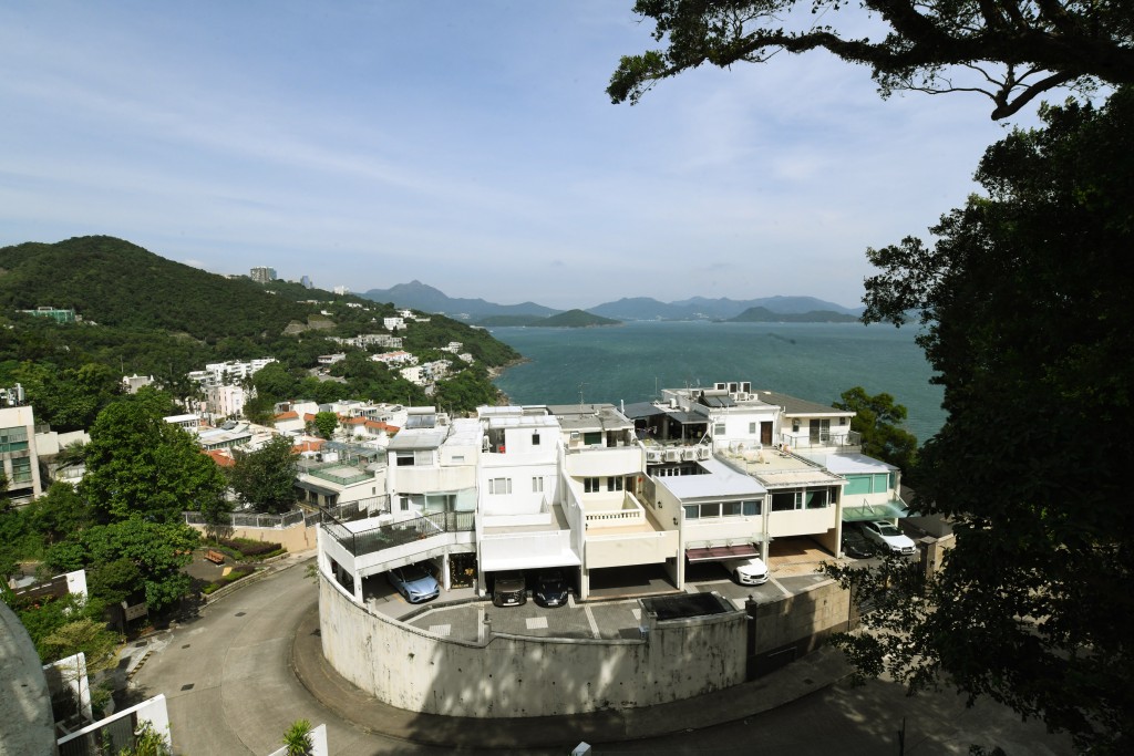 洋房前迎银线湾海景，景致优美。