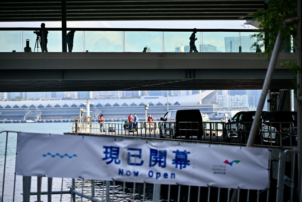 東岸板道東段今日開放。 東岸板道東段今日開放。