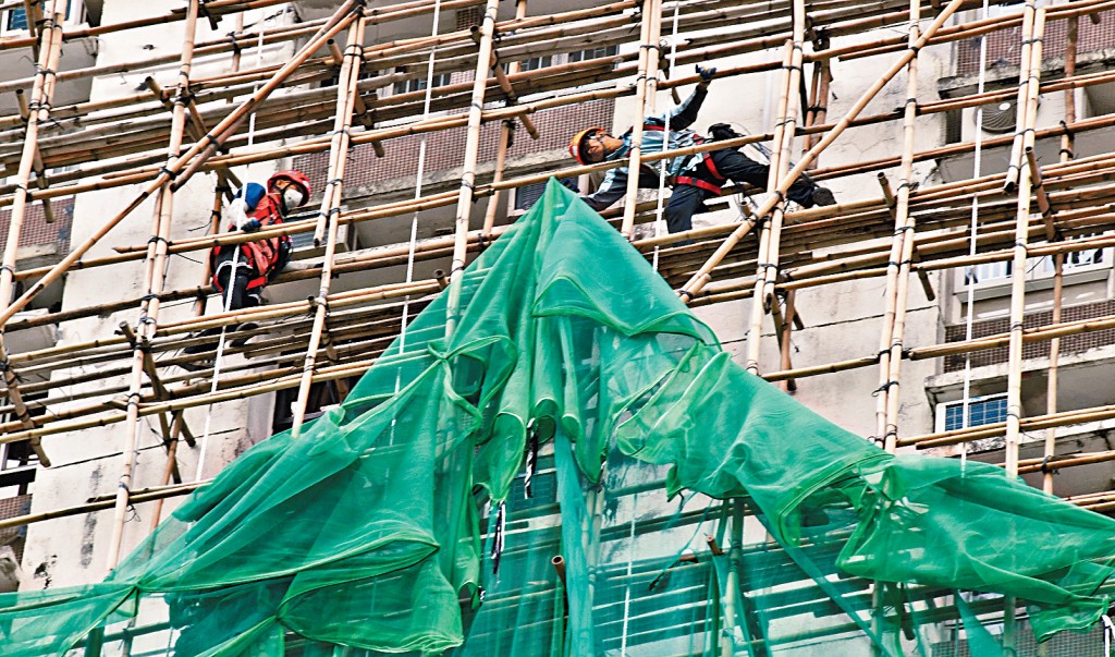 政府加強規管大廈維修工程。