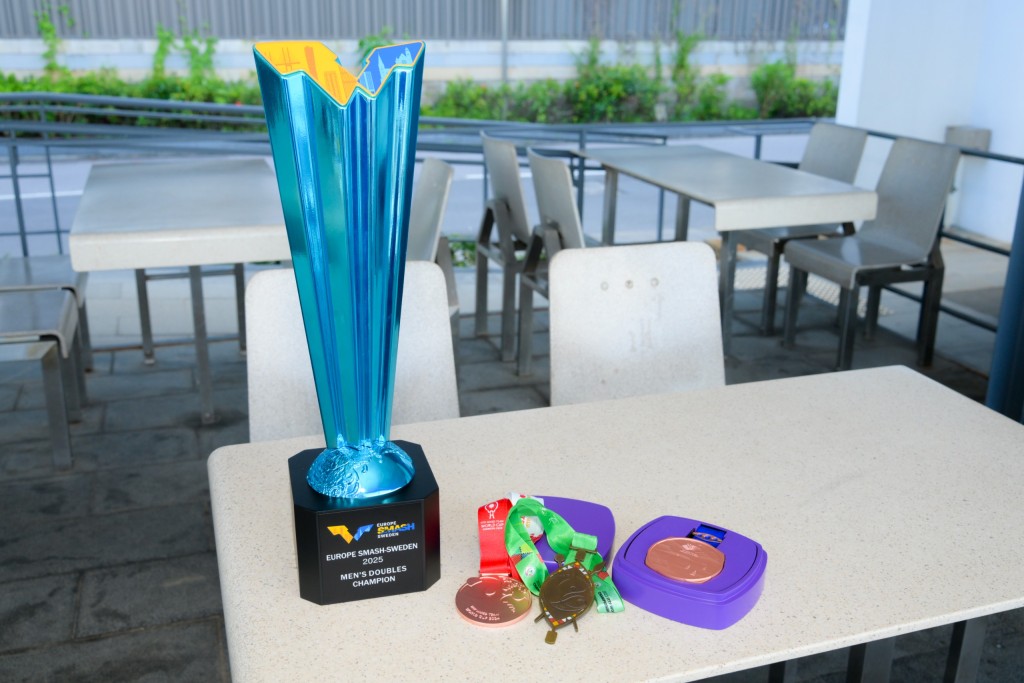 阿廷難忘4個大獎:右起:2023杭州亞運男單銅牌、2023世界錦標賽混雙銅牌、2025混團世界盃銅牌、2025WTT瑞典大滿貫雙打金牌。廖偉業攝 阿廷難忘4個大獎:右起:2023杭州亞運男單銅牌、2023世界錦標賽混雙銅牌、2025混團世界盃銅牌、2025WTT瑞典大滿貫雙打金牌。廖偉業攝