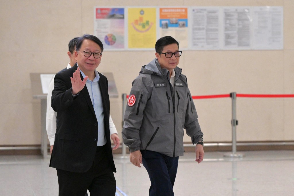 政務司長陳國基、保安局長鄧炳強到場視察。蘇正謙攝 政務司長陳國基、保安局長鄧炳強到場視察。蘇正謙攝