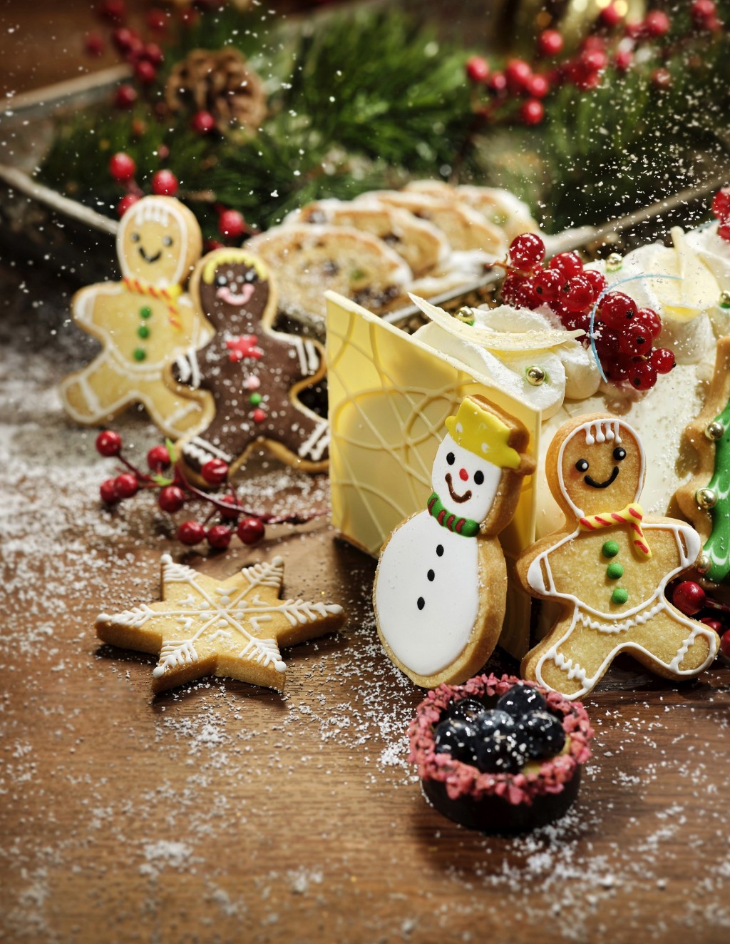 平安夜及圣诞节当天更特别增添果子面包、树头蛋糕等经典圣诞甜品