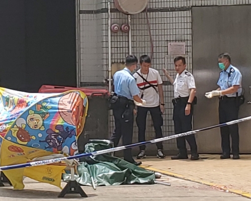 墮樓老翁當場證實死亡。 林思明攝