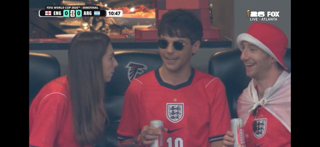 前One Direction成員Louis Tomlinson都現身睇波。
