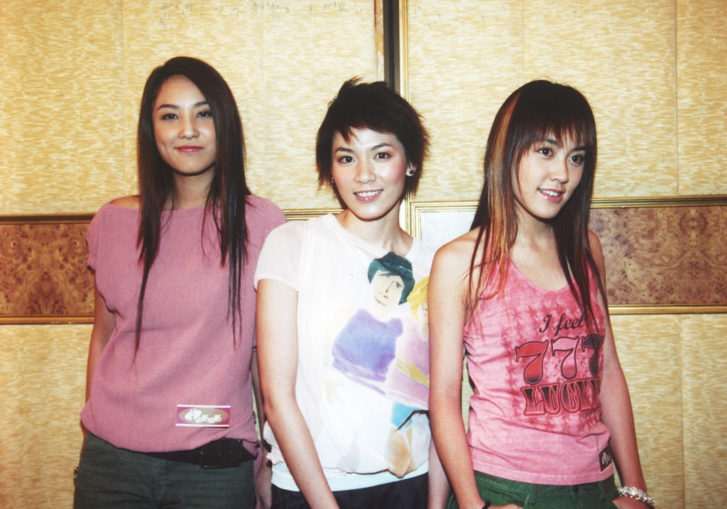 蒋雅文于2002年与郑希怡、刘思惠（中）推出《少女蝶》合辑。