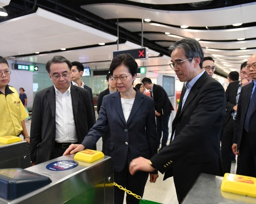 林鄭月娥視察中環站。政府新聞處圖片