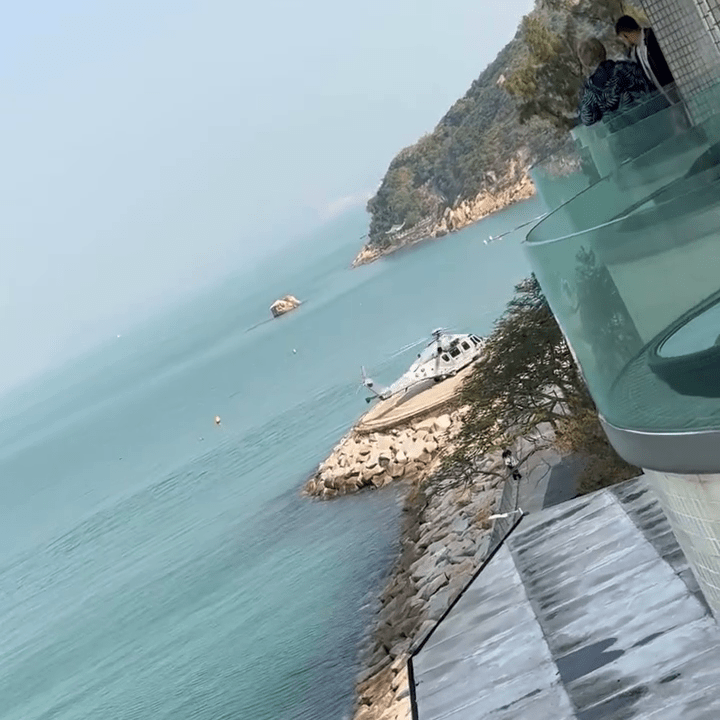 事前有政府飛行服務隊直升機守候。